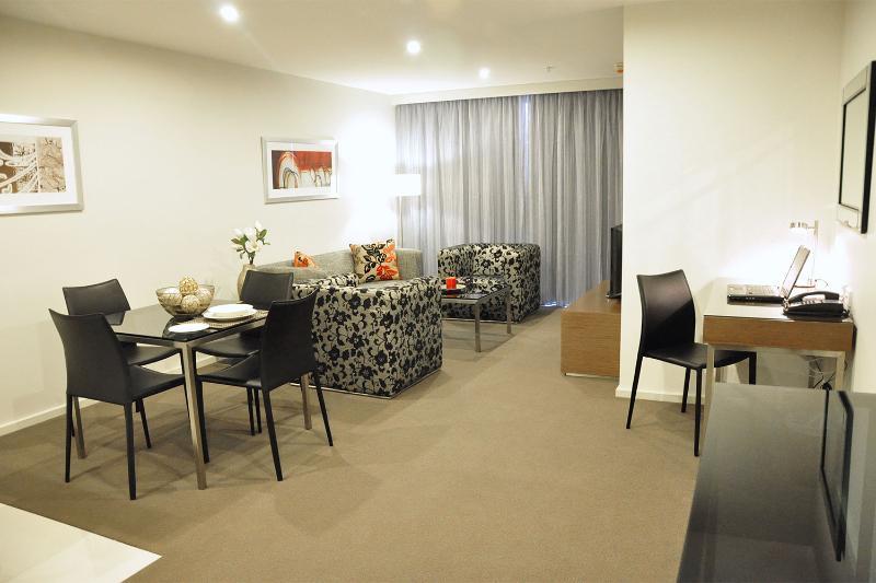 Adina Serviced Apartments Canberra Dickson מראה חיצוני תמונה