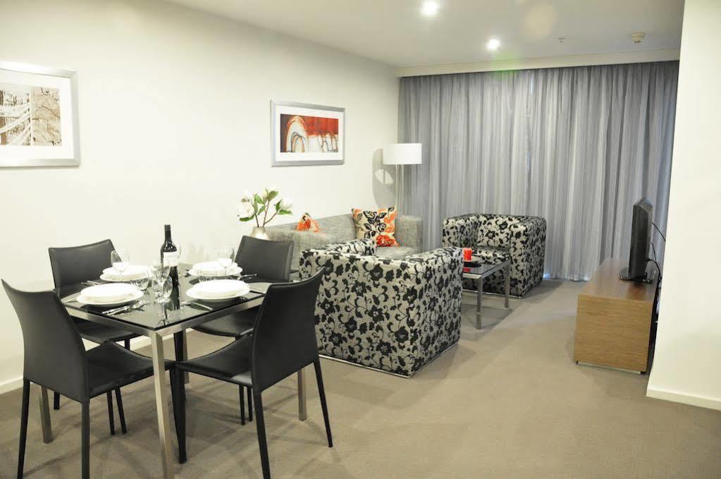 Adina Serviced Apartments Canberra Dickson מראה חיצוני תמונה